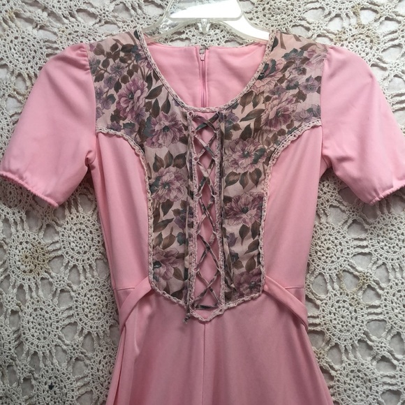 1970’s-Vintage polyester dress -Wards- pink with floral & corset tied bodice - Picture 4 of 10